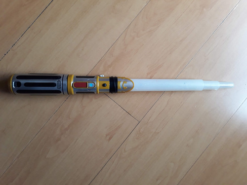 Sabre De Luz Star Wars Force Master #e2512 Muda Quatro Cores (Usado)