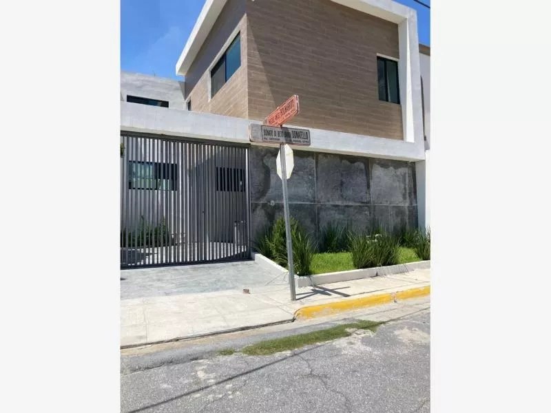 Casa Sola En Venta Contry La Silla