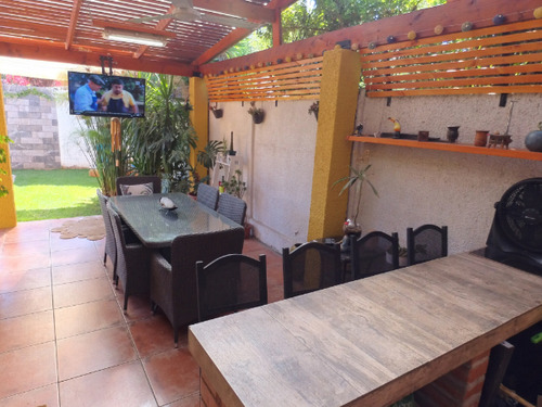 Casa 3 Dormitorios, 2b, 2est Y Mansarda