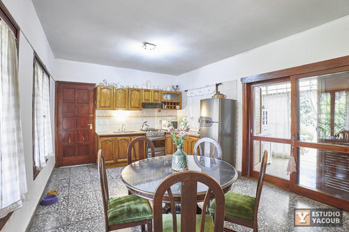 Casa Venta - 3 Dormitorios 2 Baños - Cocheras - Piscina - 180mts2 - City Bell, La Plata