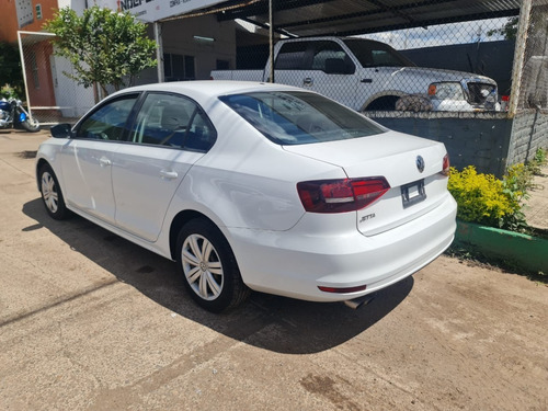 Imagen 6 de 13 de Volkswagen Jetta 2016