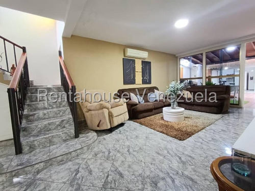 Casa De Amplios Espacios Amoblada En Urb. Lourdes. Ljsa 25-13114