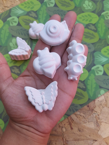 Imagen 2 de 4 de Pack 8 Mini Figuras De Yeso Para Pintar Diseño Insectos