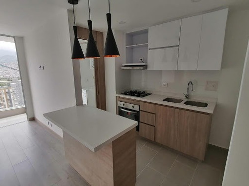 Imagen 3 de 16 de Apartamento En Arriendo Avenida Kevin Angel 279-19999