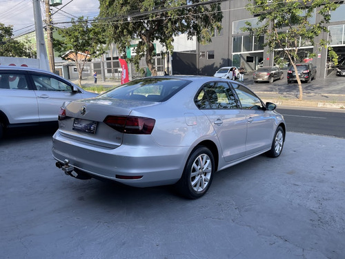 Volkswagen Jetta 1.4 Tsi Trendline 4p Manual