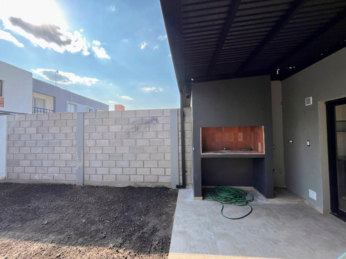 Rincones De Manantiales - Manantiales Ii - Duplex De 2 Dormitorios 2 Baños A Estrenar En Venta