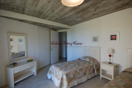 Alquiler Casa De 5 Dormitorios En Laguna Blanca Manantiales- Ref: 18446