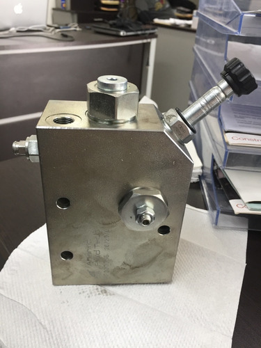 Imagen 1 de 13 de 01) Electrovalvula Para Instalar Martillo A Retroexcavadora