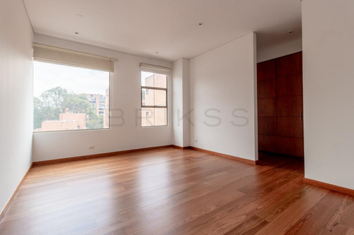 Apartamento En Arriendo/venta En La Cabrera. Cod V6405