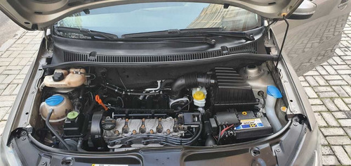 Imagem 3 de 15 de Volkswagen Fox 2013 1.6 Vht Trend Total Flex 5p