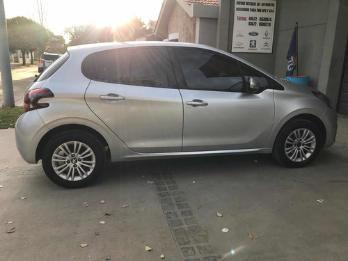 Imagen 7 de 15 de Peugeot 208 2020 1.6 Allure