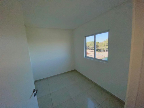 Imagem 9 de 12 de Apartamento Para Locação No Bairro Neva