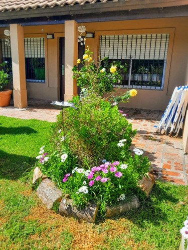 Dueño Vende Casa Principal Y Casa De Caseros O Para Renta Con Pileta Cercada Parque Frutales Garaje 48 M2 Barrio Semi Cerrado De Quintas, Ideal Vivienda Permanente, Zona Muy Segura.