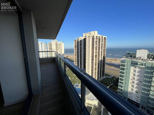 Departamento En Venta A Estrenar, 2 Dormitorios, Torre Gauguin, Playa Brava, Punta Del Este.