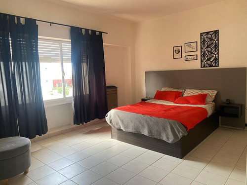 Venta 5 Ambientes En Centro De Comodoro A 3 Cuadras Del Mar