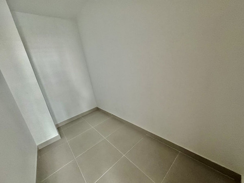 Nuevo - Alquilo Apartamento De 3 Habitaciones