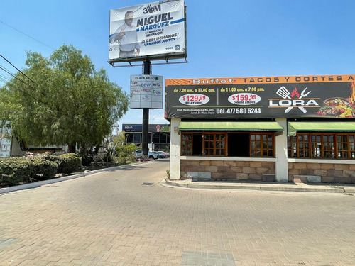 Local En Venta Y Renta Plaza Bajío, Blvd. Hermanos Aldama 144 M2