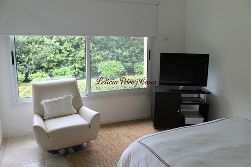 Venta Casa En Laguna Blanca , Manantiales 4 Dormitorios - Ref: 18844