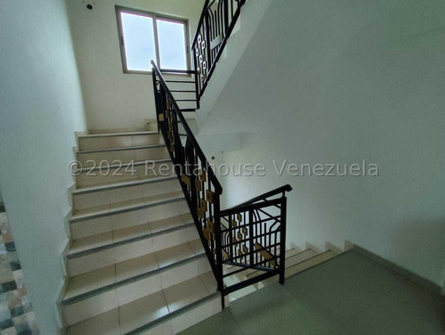 25-13264 Oficina En Venta, Urb. La Arboleda, Maracay Mord