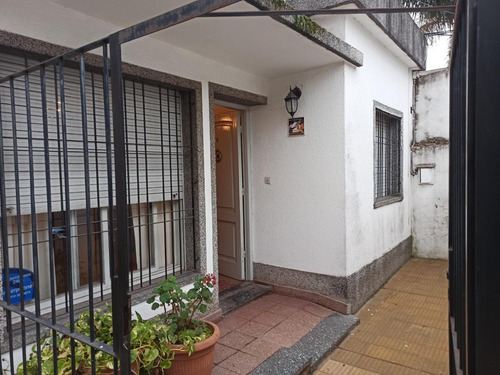 Imagen 1 de 5 de Casa Ph En Venta En Castelar