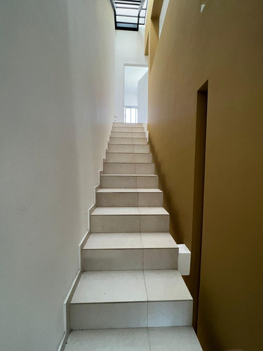 Duplex En Venta A Estrenar De 4 Ambientes Carlos Croce 990 (banfield)