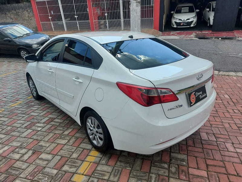Imagem 3 de 11 de Hyundai Hb20s 1.0 M Comfort 2014