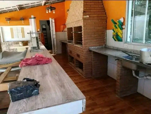 Casa Com 5 Cômoda 2 Banheiro / Chalés Para Até 15 Pessoas