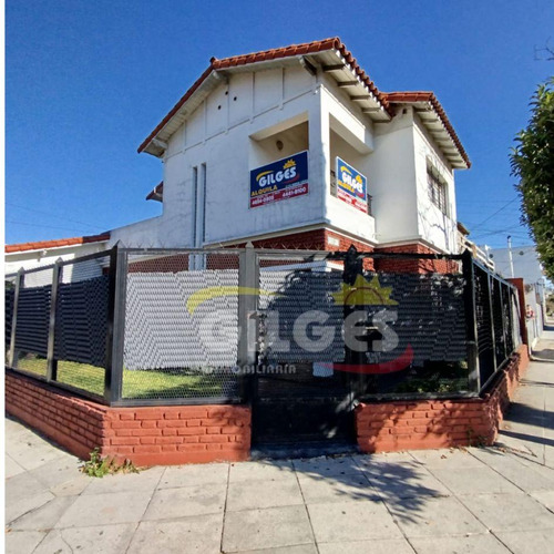 Alquiler Casa 3 Amb En Ramos Mejia 2 Ptas. C/cochera