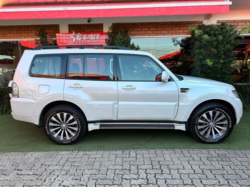Mitsubishi Pajero HPE Full 3.2 4x4 T.I.Dies. 5p Aut