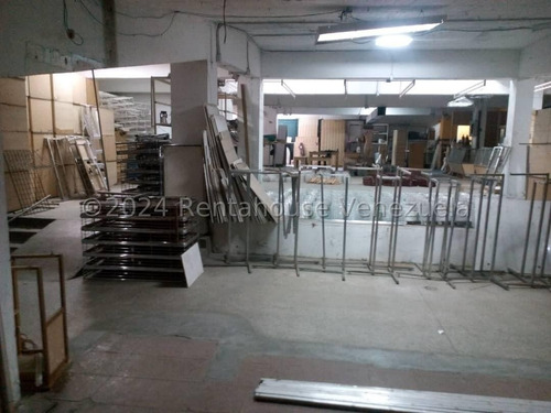 Local Comercial ( 2 Niveles / Pb / Piso 1 ) Alquiler Guarenas ( C.c. Trapichito ) Mls - 24-22691