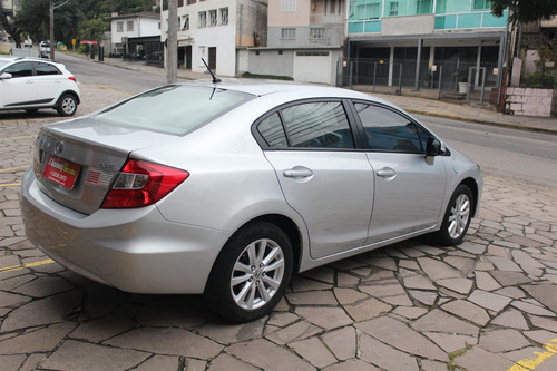Honda Civic 1.8 Lxs 16v Flex 4p Automático