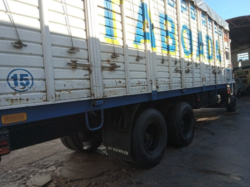 Imagen 4 de 11 de Ford Cargo 1416 Balancín
