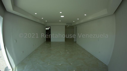 Imagen 14 de 14 de Casa En Venta En Cumbres De Curumo 21-25149 Carolina Fermoso 0424-2083128