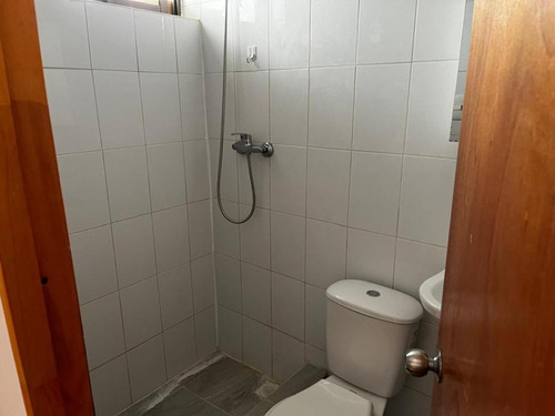 Se Vende Propiedad Con 5 Dptos. En Pasaje Singapur