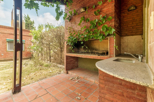 Casa Venta Funes 2 Dormitorios Jardin Miramar Esquina Maistegui