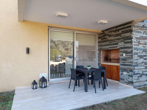 Dormi En Alquiler. Cochera. Gimnasio. Tenis. Futbol. Yoga. Sum. Pileta. Zona Oeste. Lujan