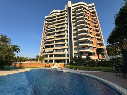 Venta De Apartamento, Altos De Guataparo, Edificio La Defense Cod 271147