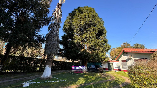 Venta Casa Quinta 6 Ambientes Barrio 20 De Junio