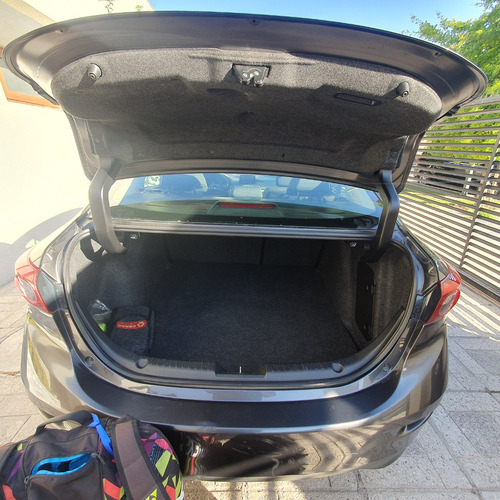 Mazda 3 Sedan V 2.0 6mt Skyactive Android/Carplay