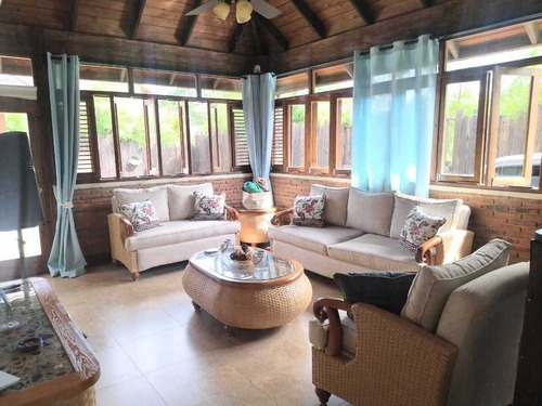 Hermosa Villa En Venta En Jarabacoa