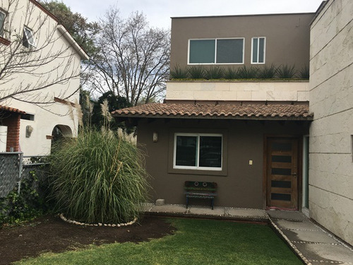 Casa En Calle Cerrada En Club De Golf Tequisquiapan, Con Vista Al Campo De Golf