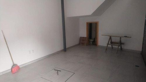 Oficina En Av. Federalismo 120m2