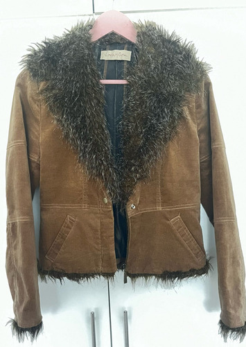 Campera Vicky De Gamuza Marrón Con Detalle De Piel En Cuello