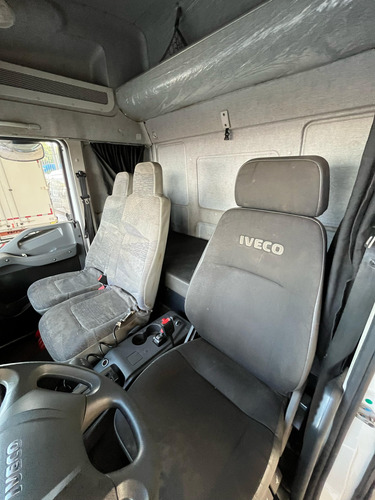 Tector 31-300 Branco 2023 Com Carroceria De Madeira 8x2