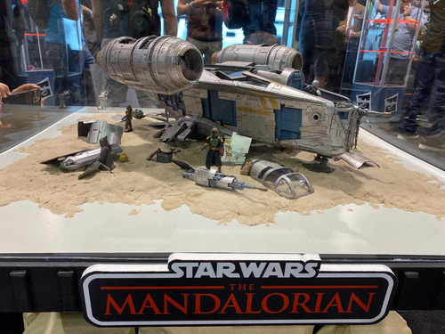 Star Wars Vintage Collection - The Razor Crest Haslab