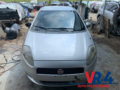 Imagem 3 de 9 de Fiat Punto 1.4 2012 Sucata Para Retirada De Peças