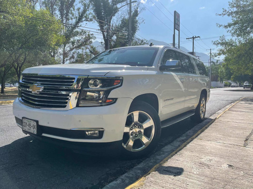 Imagen 1 de 14 de Chevrolet Suburban 5.3 Ltz V8 4wd 2da Cubo At 2015
