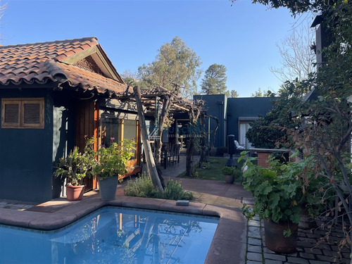 Vendo Casa 5dorm 5baños 4est Metro Los Dominicos Las Condes