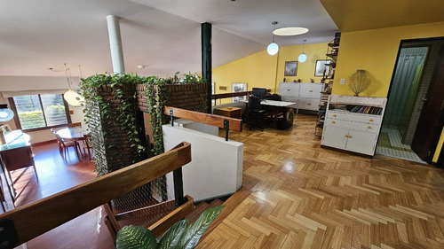 Excelente Casa Con Jardin, Quincho, Parrilla Y Cochera Doble.
