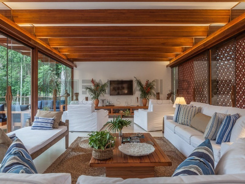 Imagem 3 de 30 de Vendo Casa Em Trancoso - Arquitetura & Design - Av Itabela. Área:1.669 M² Área Construída:885 M² 6 Suítes Com Ar Condicionado, Piscina De Borda - Ba - Ca0005_fanhan